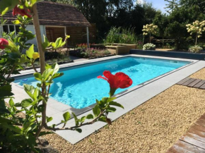 La Chambre du Chemin Vert : Spa Piscine Sauna